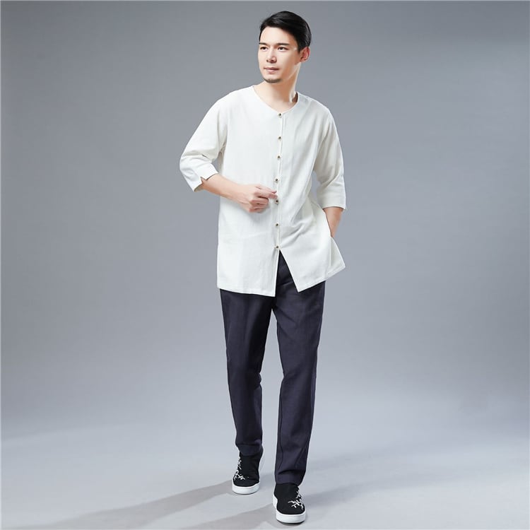 5分袖の全開チャイナTシャツフロントは鉄製の玉ボタンをループで留める仕様になっていますTシャツ メンズ