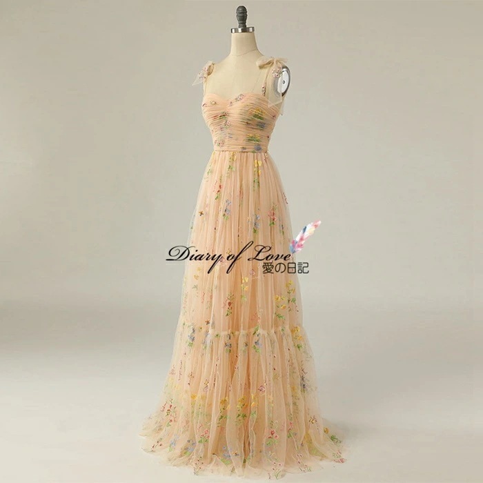 【即納】ウェディングドレス カラードレス Aラインドレス 二次会ドレス 結婚式ドレス 演奏会 グリーン/オレンジ/ブルー ロングドレス ファスナー 森ガール 肩紐 ベアトップ 刺繍入り ウェデ 【即納】ウェディングドレス カラードレス Aラインドレス 二次会ドレス 結婚式ドレス 演奏会 グリーン/オレンジ/ブルー ロングドレス ファスナー 森ガール 肩紐 ベアトップ 刺繍入り ウェデ