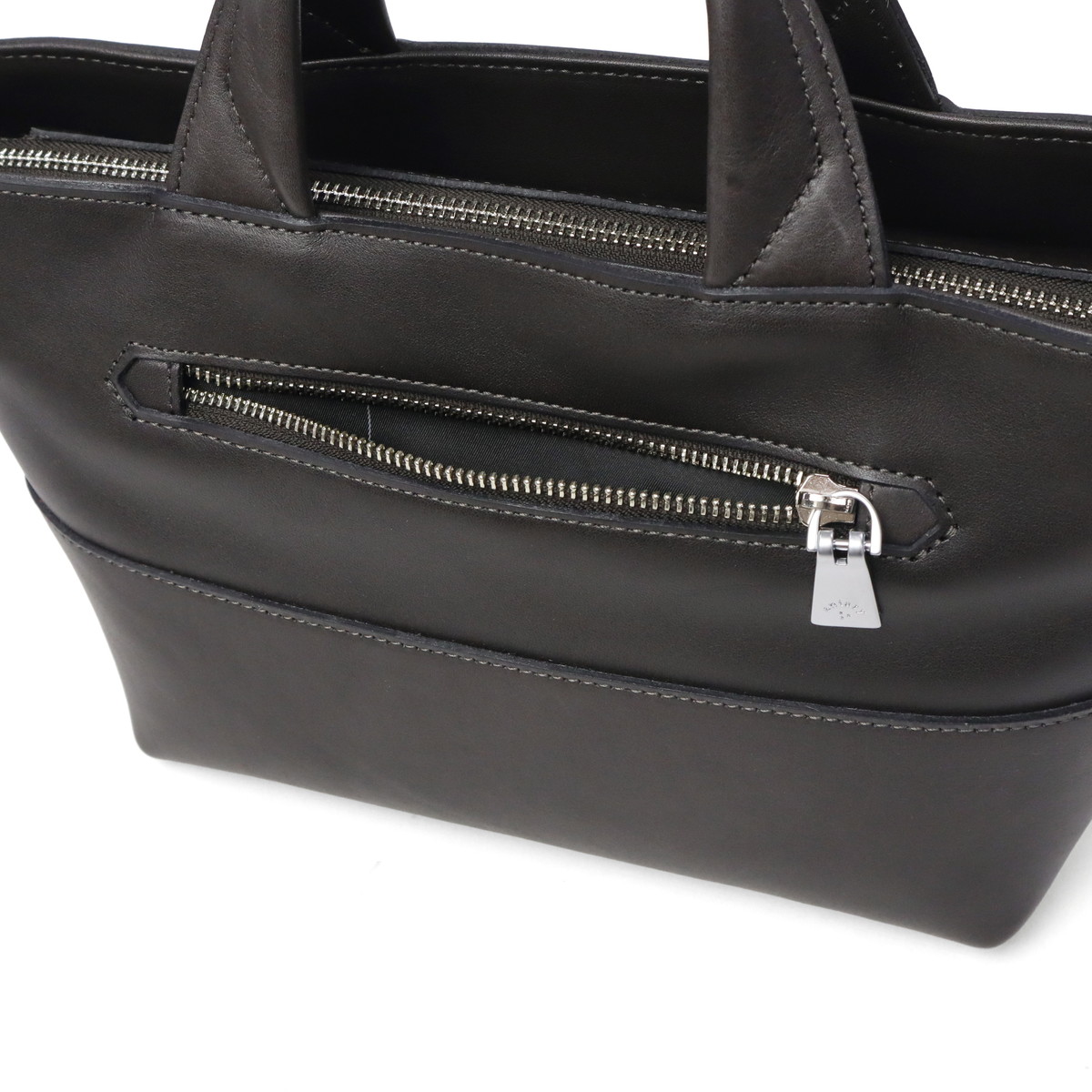 正規取扱店 レディース メンズ ファスナー付き 本革 革 横型 舟形 小さめ 軽量 軽い 日本製 A5 Artisan Leather Tote 36-02001 正規取扱店 レディース メンズ ファスナー付き 本革 革 横型 舟形 小さめ 軽量 軽い 日本製 A5 Artisan Leather Tote 36-02001