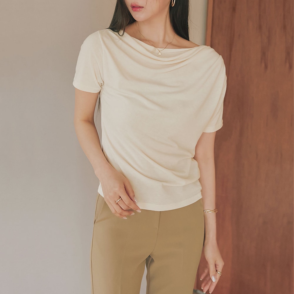 ボートネックドレープ半袖Tシャツ