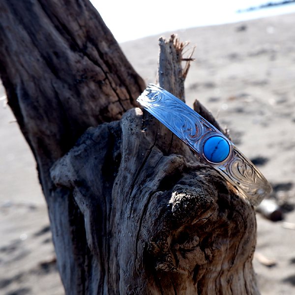 ハワイアンジュエリー バングル ターコイズ カレイキニ スクロール レディース メンズ 金属アレルギー対応 サージカル ステンレス プレゼント ハワイアンジュエリー バングル ターコイズ カレイキニ スクロール レディース メンズ 金属アレルギー対応 サージカル ステンレス プレゼント