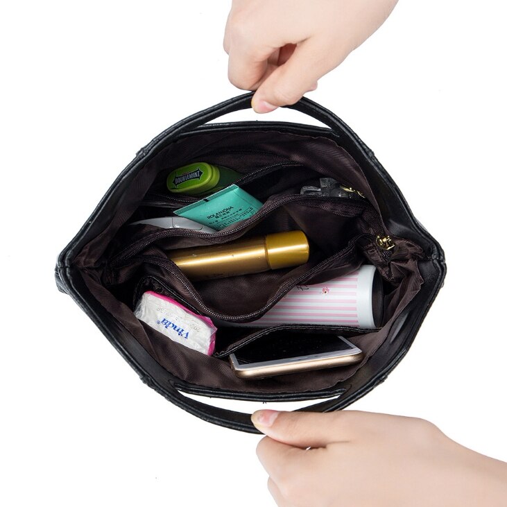 キルティングバッグ 韓国レディースおしゃれかたかた掛け大容量トートバッグ斜め掛け2way手で持バッグ二つ折り本革柔らかい ショルダーバッグ バックパック キルティングバッグ 韓国レディースおしゃれかたかた掛け大容量トートバッグ斜め掛け2way手で持バッグ二つ折り本革柔らかい ショルダーバッグ バックパック