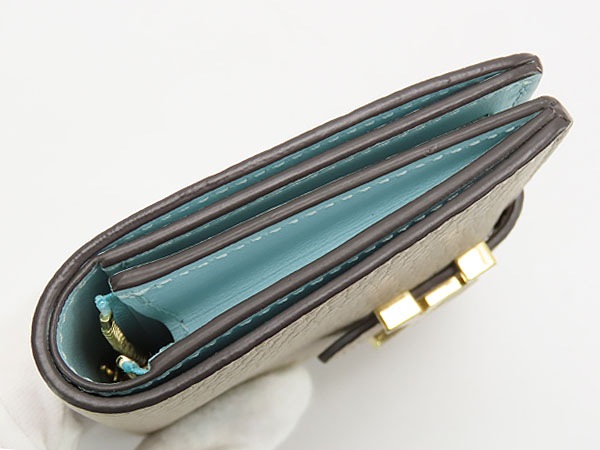 ほぼ新品ルイヴィトンLVヴェルティカルウォレットコンパクト二つ折り財布コンパクト財布ガレベージュトリヨンレザーM82198 ほぼ新品ルイヴィトンLVヴェルティカルウォレットコンパクト二つ折り財布コンパクト財布ガレベージュトリヨンレザーM82198