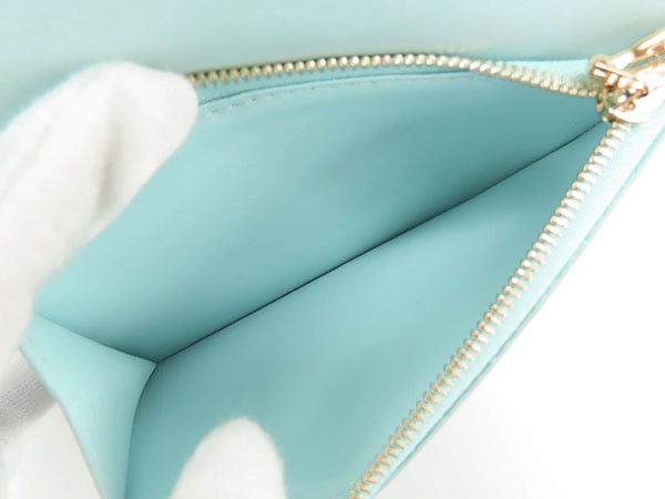 ほぼ新品ルイヴィトンLVヴェルティカルウォレットコンパクト二つ折り財布コンパクト財布ガレベージュトリヨンレザーM82198 ほぼ新品ルイヴィトンLVヴェルティカルウォレットコンパクト二つ折り財布コンパクト財布ガレベージュトリヨンレザーM82198