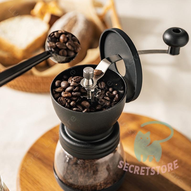 入荷！コーヒーミル 手動 手挽きコーヒーミル 豆挽き 全身水洗可能 持ち運びが便利 喫茶店 coffee アウトドア 粉砕度調整可能 プレゼント 粗さ調節