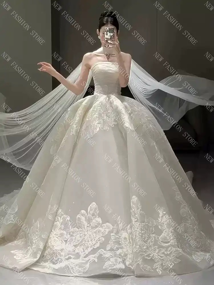 フランス式チューブトップのウェディングドレス-68