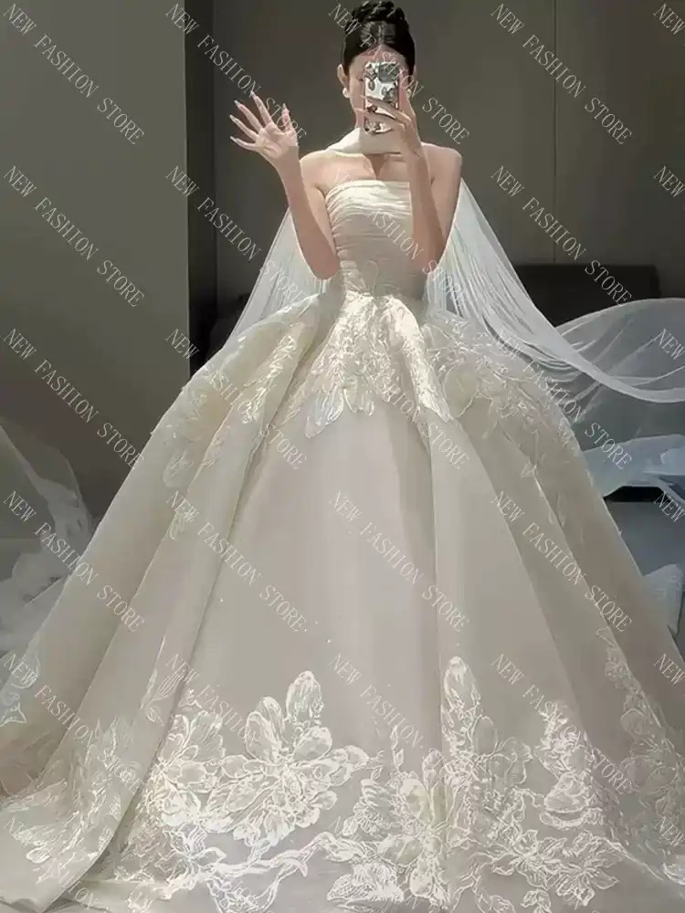 フランス式チューブトップのウェディングドレス-68