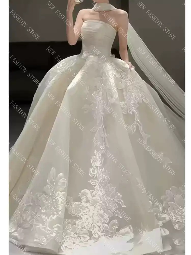 フランス式チューブトップのウェディングドレス-68