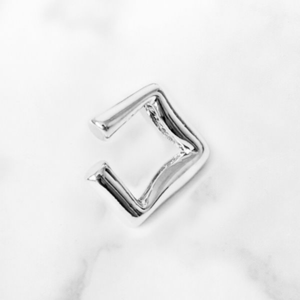 【one enough】Watch Me Ear Cuff▲BTS着用 Qoo10] one enough btsジミン着用 Watch Me Ea