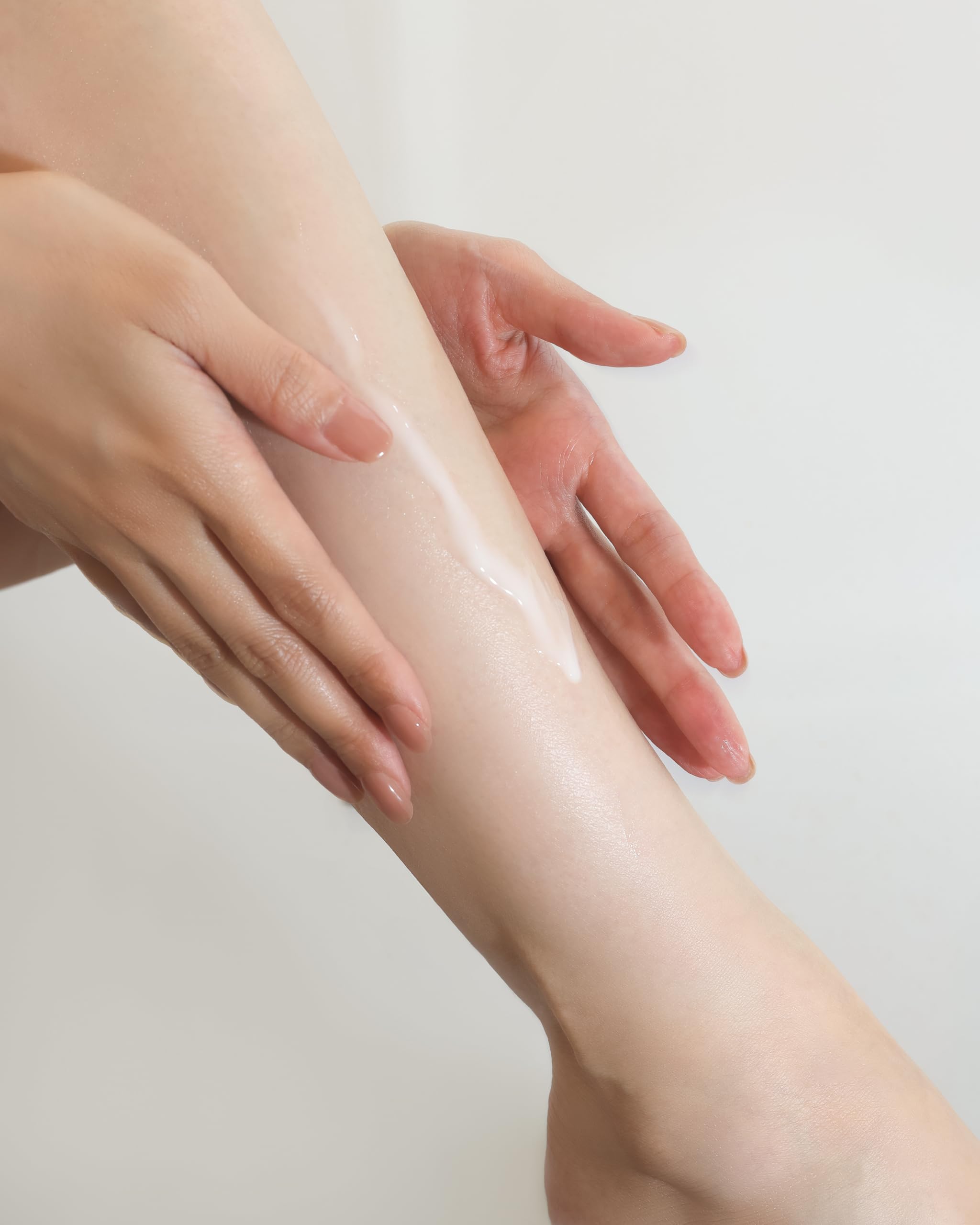 SHOLAYERED (ショーレイヤード)フレグランスセラム ボディローションフレッシュペア 300mL SHOLAYERED (ショーレイヤード)フレグランスセラム ボディローションフレッシュペア 300mL