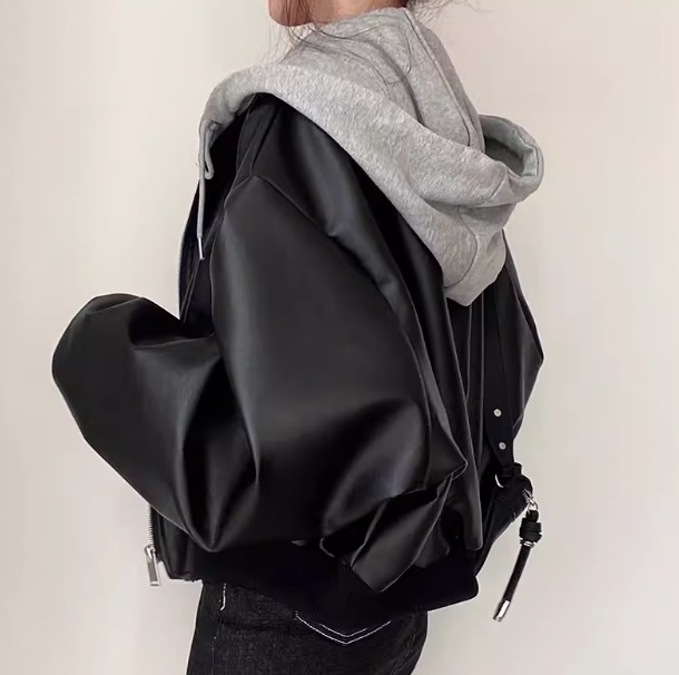 レディース ジャケット フェイクレザージャケット 長袖 クルーネック ファスナー ポケット 前開き フード付き フェイクレザー 大人可愛い シンプル カジュアル おしゃれ かっこいい こなれ感 ラフ