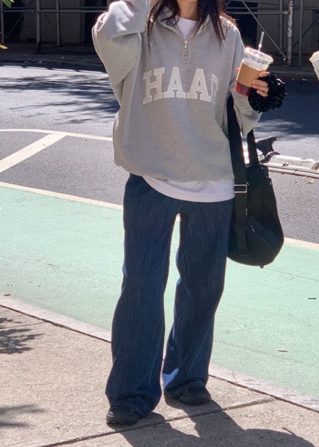 a haag half zip-up スウェット (2 COLORS)
