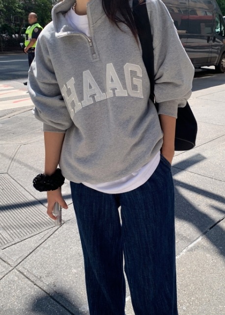 a haag half zip-up スウェット (2 COLORS)