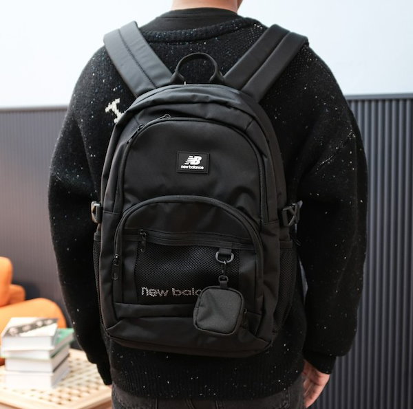 AUTHENTIC V4 BACKPACK バックパック NBGCDSS102 ニューバランス リュック バックパック 黒 ブラック アイボリー  ホワイト 白 レディース メンズ 学生 通学 リュック