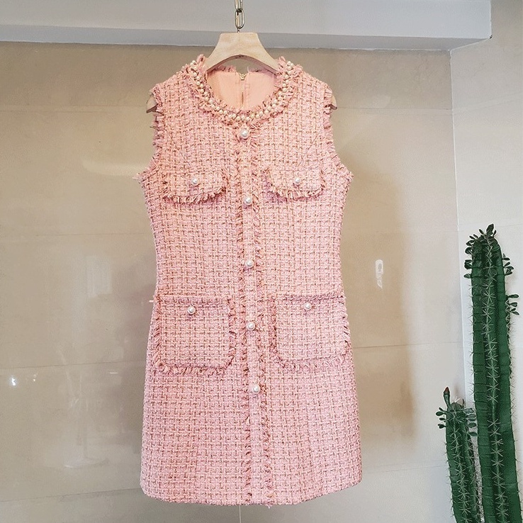 アウター ベスト ノースリーブ 前開き ボタン ポケット ラウンドネック ツイード ミディアム丈 大人可愛い きれいめ シンプル 上品 おしゃれ かっこいい カジュアル こなれ感 レトロ 個性的 アウター ベスト ノースリーブ 前開き ボタン ポケット ラウンドネック ツイード ミディアム丈 大人可愛い きれいめ シンプル 上品 おしゃれ かっこいい カジュアル こなれ感 レトロ 個性的