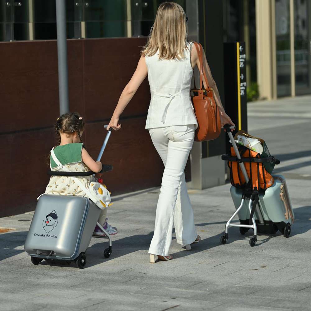 限定セール!スーツケース 子供が乗れる 子供用キャリー ケース キッズスーツケース キッズキャリーバッグ 多機能 キッズ 子供 座れる 軽量 子供用 TSAロック 出かけ便利 旅行 クリスマス 誕生 限定セール!スーツケース 子供が乗れる 子供用キャリー ケース キッズスーツケース キッズキャリーバッグ 多機能 キッズ 子供 座れる 軽量 子供用 TSAロック 出かけ便利 旅行 クリスマス 誕生