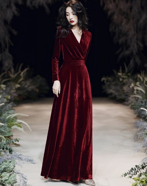 ワインレッド夏ドレススカート女性ビッグサイズプレミアム感 ワンピース ワンピドレス ロング丈 長袖 Vネック ストレート プリーツ ファスナー ハイウエスト 大人可愛い きれいめ シンプル 大人 上品 ワインレッド夏ドレススカート女性ビッグサイズプレミアム感 ワンピース ワンピドレス ロング丈 長袖 Vネック ストレート プリーツ ファスナー ハイウエスト 大人可愛い きれいめ シンプル 大人 上品