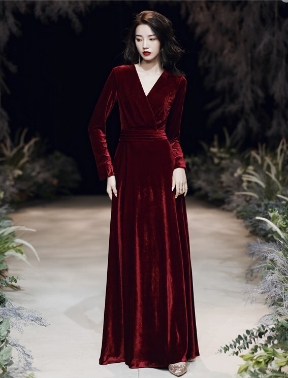 ワインレッド夏ドレススカート女性ビッグサイズプレミアム感 ワンピース ワンピドレス ロング丈 長袖 Vネック ストレート プリーツ ファスナー ハイウエスト 大人可愛い きれいめ シンプル 大人 上品 ワインレッド夏ドレススカート女性ビッグサイズプレミアム感 ワンピース ワンピドレス ロング丈 長袖 Vネック ストレート プリーツ ファスナー ハイウエスト 大人可愛い きれいめ シンプル 大人 上品