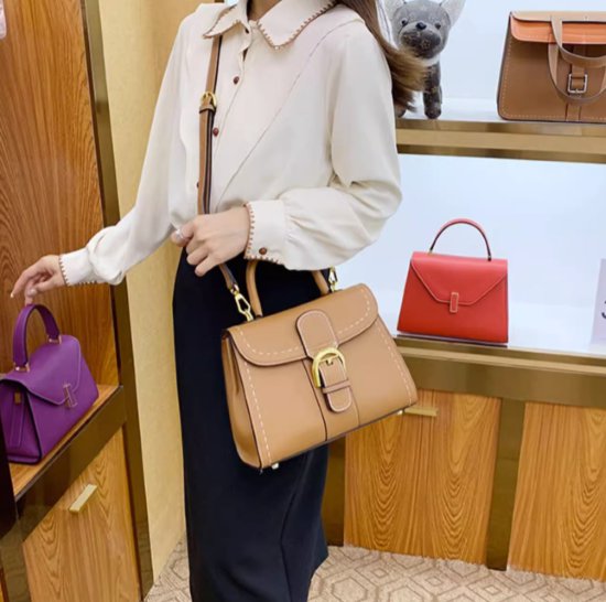 ハンドバッグ レディース バッグ 鞄 かばん ショルダーバッグ 2WAY 肩掛けバッグ 斜め掛けバッグ きれいめ エレガント カジュアル お出かけ おしゃれ 合成皮革 スタイリッシュ ファッション