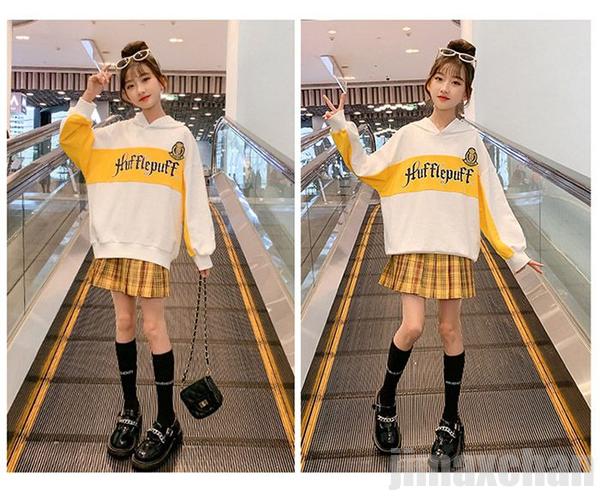 今すぐ欲しい！キッズ 女の子 2点上下セット スカート パーカー セットアップ 長袖シャツ 長袖パーカー プリーツスカート フード付き 卒園式 女児 ギャザー ウエストゴム 秋 冬 春 ジ