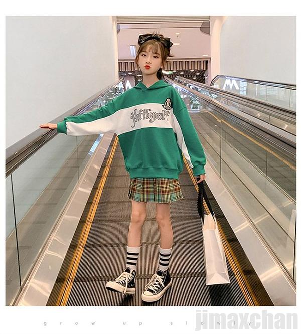 今すぐ欲しい！キッズ 女の子 2点上下セット スカート パーカー セットアップ 長袖シャツ 長袖パーカー プリーツスカート フード付き 卒園式 女児 ギャザー ウエストゴム 秋 冬 春 ジ