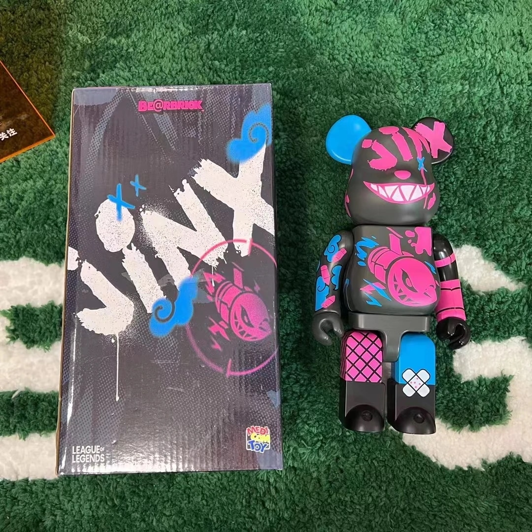 ベアブリック 400% 28 センチメートル Be@rbrickly リーグオブレジェンド LOL ジンクス ランナウェイ ロリ グラフィティ JINX 400% デスクトップ オーナメント
