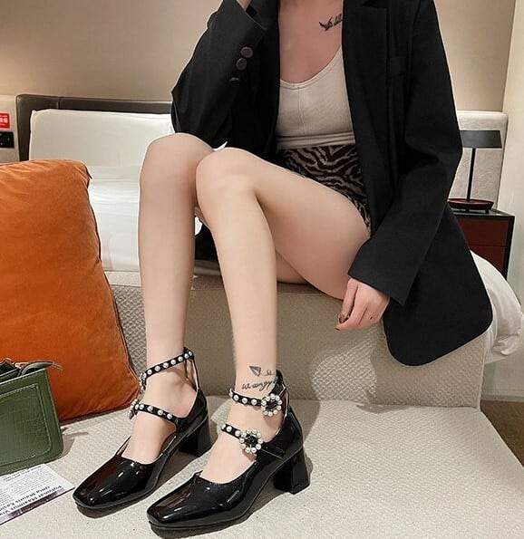 レディース ハイヒール ストラップ シューズ ヒール 5.5cmヒール チャンキーヒール 太ヒール ストラップ PU ビジュー パール フォーマル かっこいい カジュアル 大人 流行り 上品 きれいめ レディース ハイヒール ストラップ シューズ ヒール 5.5cmヒール チャンキーヒール 太ヒール ストラップ PU ビジュー パール フォーマル かっこいい カジュアル 大人 流行り 上品 きれいめ