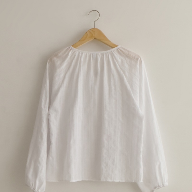 [Elysia] デルディラインストラップシャーリングブラウス