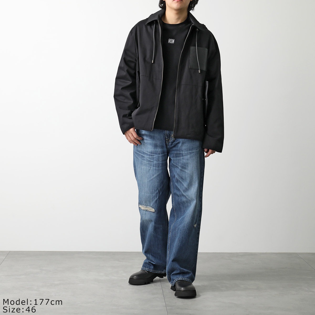 LOEWE ロエベ フーデッド ジャケット H526Y02W94 メンズ ブルゾン コットン パーカー アナグラム 胸ポケット ジップアップ 1100/BLAC LOEWE ロエベ フーデッド ジャケット H526Y02W94 メンズ ブルゾン コットン パーカー アナグラム 胸ポケット ジップアップ 1100/BLAC