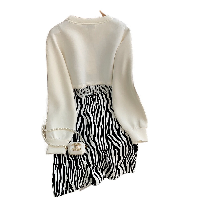 ハイエンドのカスタマイズ-ファッショナブルなスウェットシャツスカートスーツ 2024 春の新作ゼブラ柄甘辛ヒップドレスタッセル長袖トップトレンディ