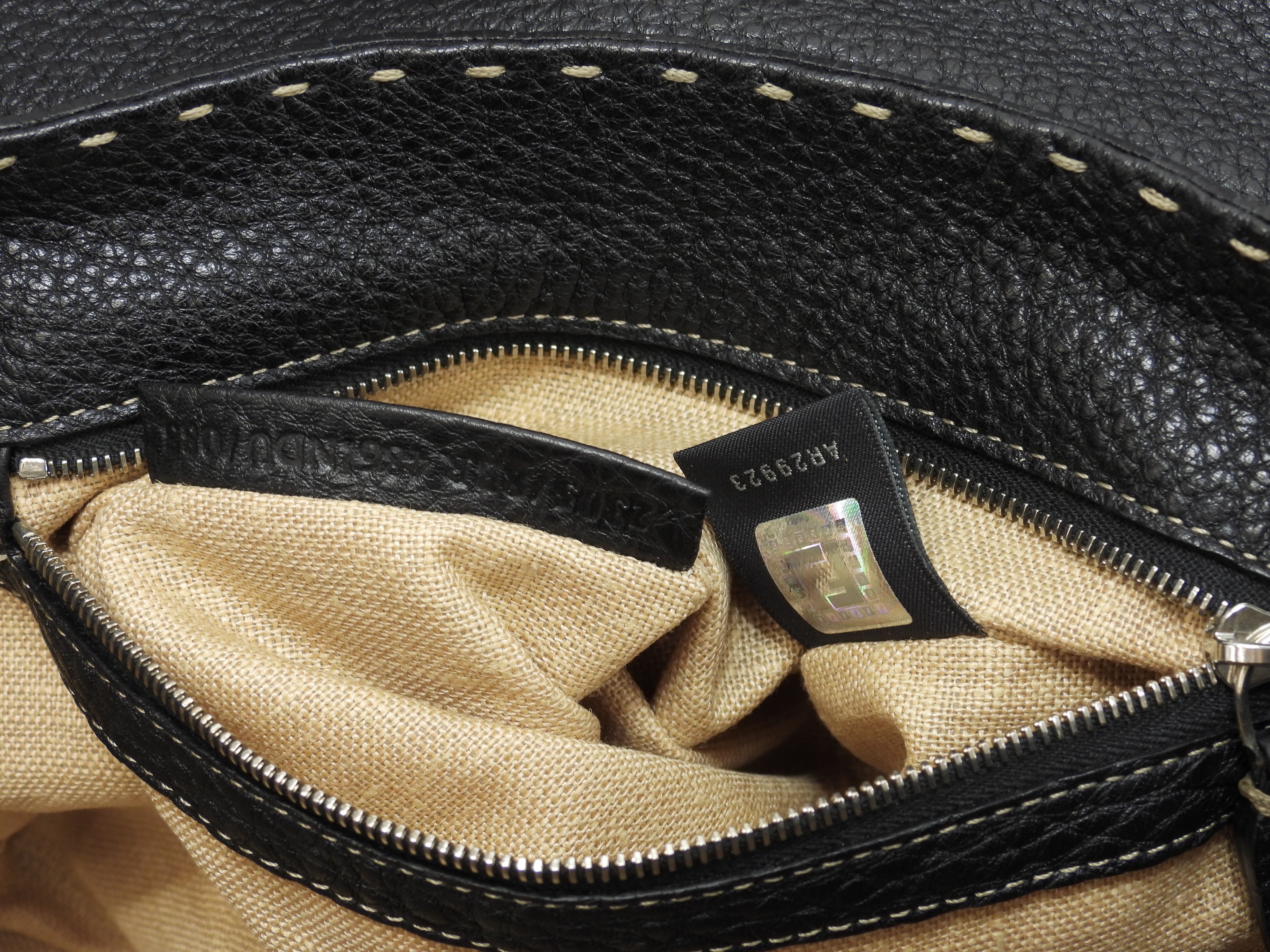 ミニリンダ セレリアレザー 黒 シルバー金具 ハンドバッグ小 極美品@ 24 ミニリンダ セレリアレザー 黒 シルバー金具 ハンドバッグ小 極美品@ 24