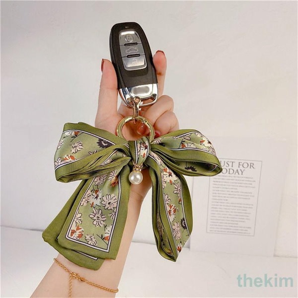 リボンバックチャーム、キーリング新品！新作！ リボンバックチャーム、キーリング新品！新作