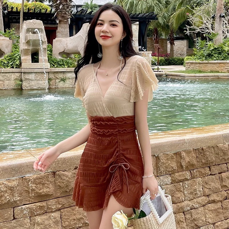 体型カバー ラッシュガード 体型カバー 一体式 日焼け止め メガ割 レディース 大きい 水陸両用 水着 水着 ワンピース水着 レースアップ