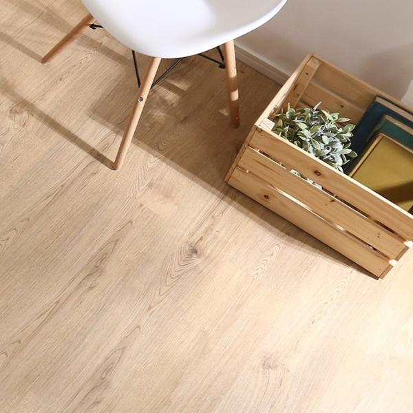 フロアタイル 3畳向け 置くだけ はめ込み すべり止め 賃貸対応 床 傷防止 フロアータイル ホワイト 白木目 木目柄 防炎 土足対応 防水加工 抗菌 床暖対応 24枚入 フロアタイル 3畳向け 置くだけ はめ込み すべり止め 賃貸対応 床 傷防止 フロアータイル ホワイト 白木目 木目柄 防炎 土足対応 防水加工 抗菌 床暖対応 24枚入