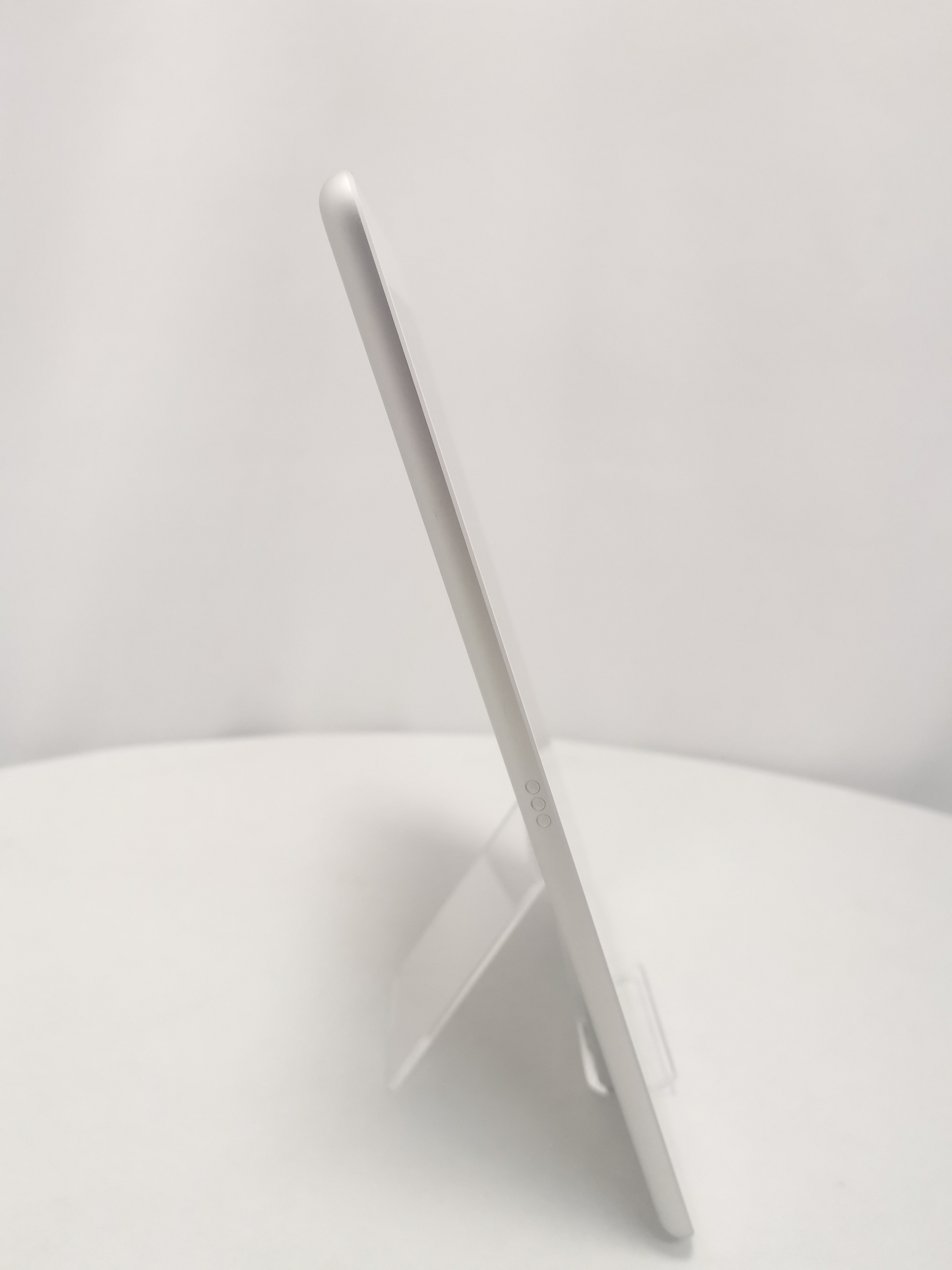 [整備済み品]iPad 10.2インチ 第7世代 Wi-Fi 32GB 2019年秋モデル MW752J/A [シルバー]　A2197