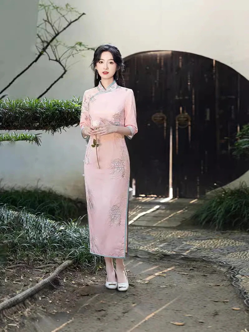 ワンピースドレスドレス刺繍された改良ピンクチョンサムドレス2025春と夏の二重層の刺繍入りジャクアードフィリグリー ワンピースドレスドレス刺繍された改良ピンクチョンサムドレス2025春と夏の二重層の刺繍入りジャクアードフィリグリー