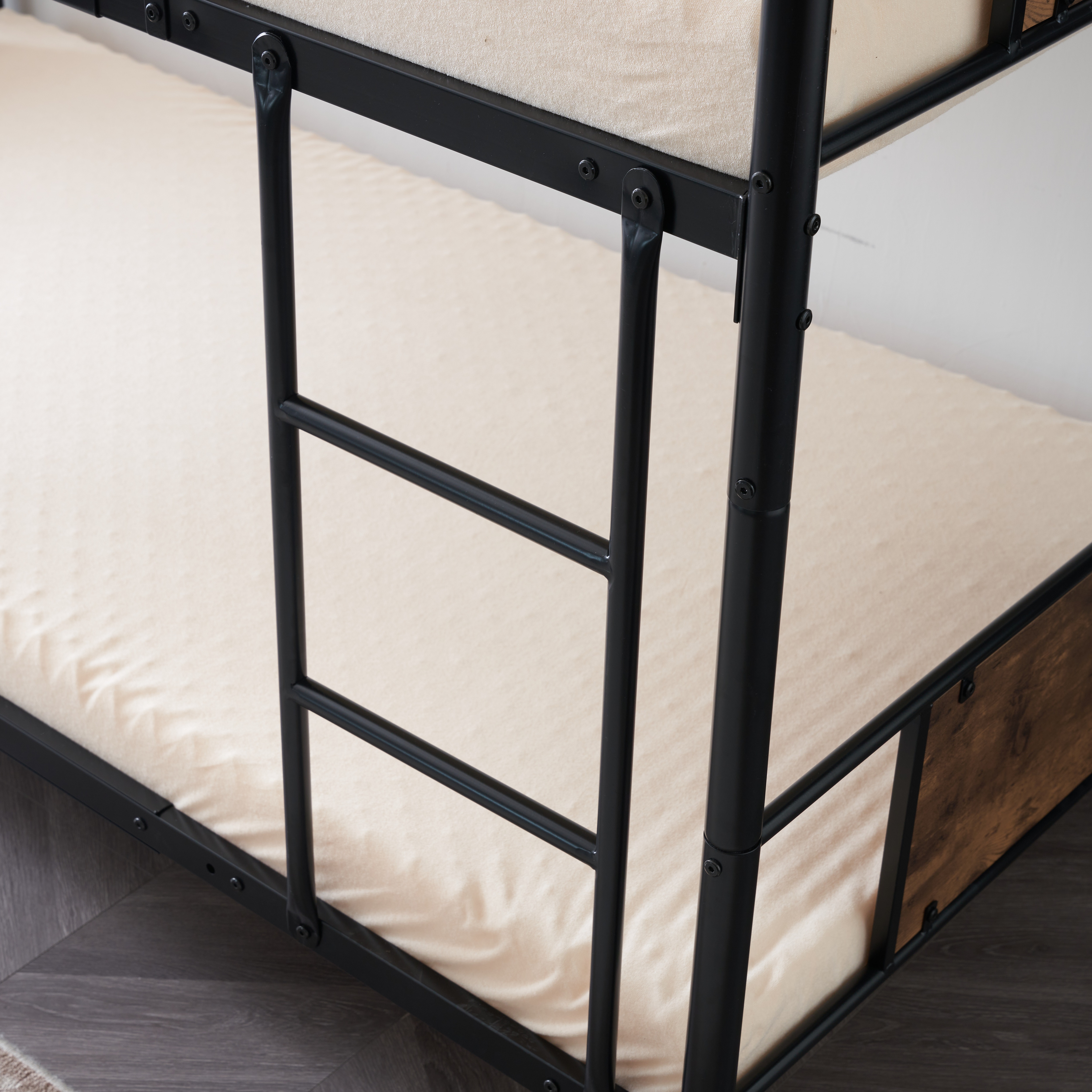 【国内出荷 - 3日配達】【新作】【ブラック】三段ベッド パイプベッド 分離可能 スチールベッド 子供部屋スチール 耐震~330 【国内出荷 - 3日配達】【新作】【ブラック】三段ベッド パイプベッド 分離可能 スチールベッド 子供部屋スチール 耐震~330