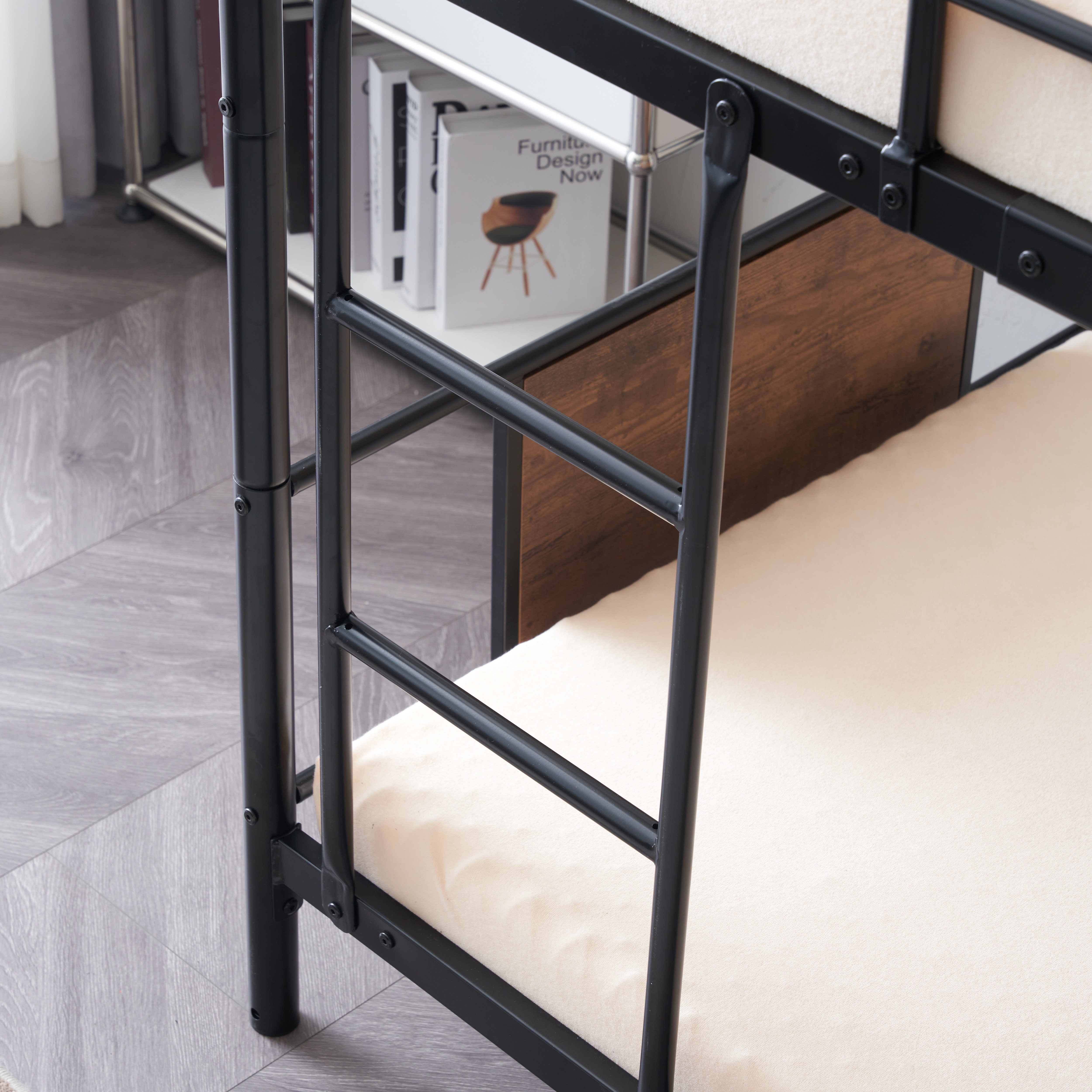 【国内出荷 - 3日配達】【新作】【ブラック】三段ベッド パイプベッド 分離可能 スチールベッド 子供部屋スチール 耐震~330 【国内出荷 - 3日配達】【新作】【ブラック】三段ベッド パイプベッド 分離可能 スチールベッド 子供部屋スチール 耐震~330