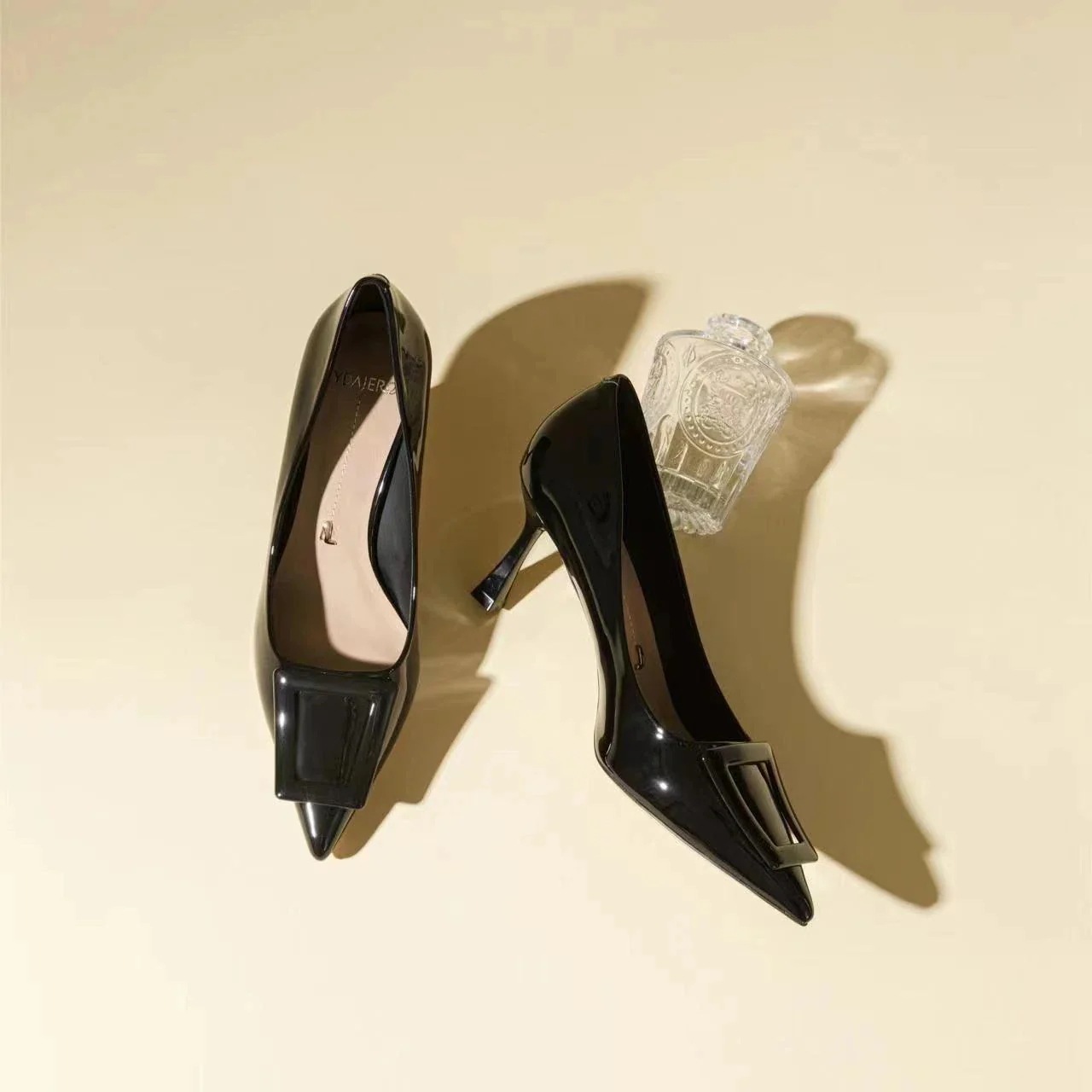 なめし皮とがった細いかかとファッション春のハイヒール気持ちがいい足を研がない夏のハイヒール気質 なめし皮とがった細いかかとファッション春のハイヒール気持ちがいい足を研がない夏のハイヒール気質