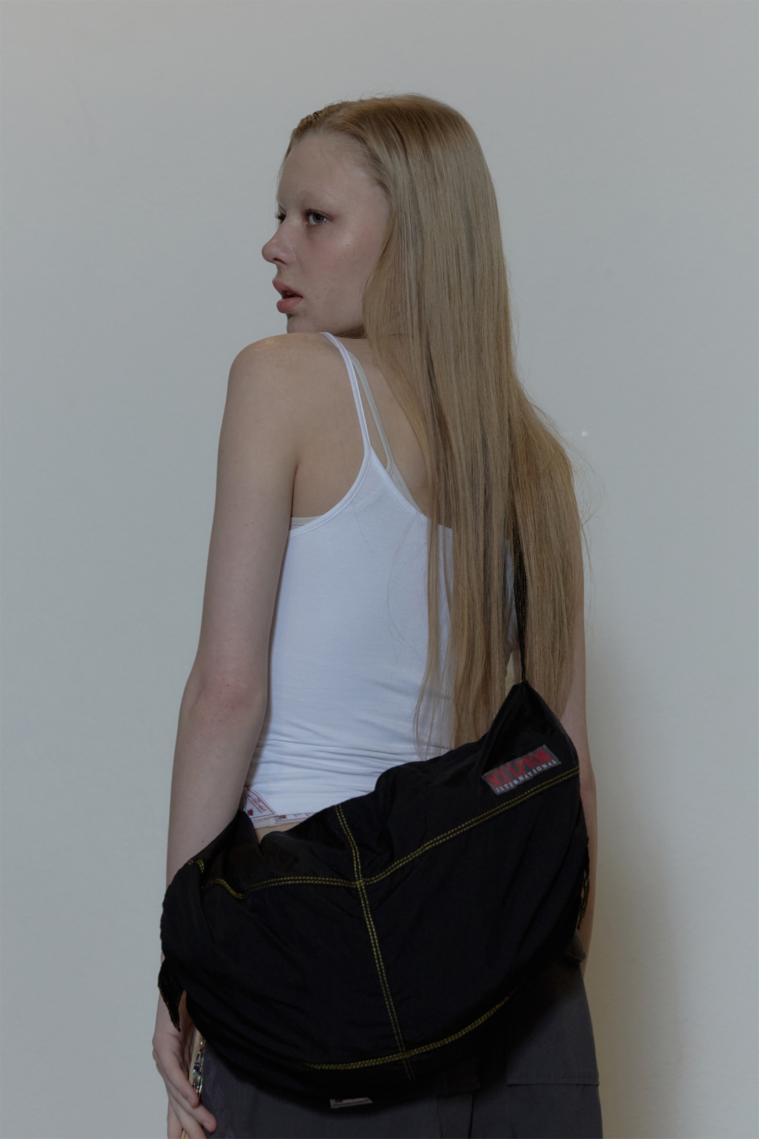 [韓国人気商品] Contrast Stitch Nylon Duffle Bag