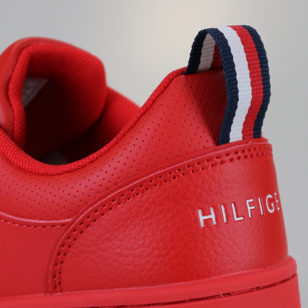 【クリアランスセール】【正規品】TOMMY HILFIGER(トミーヒルフィガー) CADE COURT LOW ケード コート ロー RED 【クリアランスセール】【正規品】TOMMY HILFIGER(トミーヒルフィガー) CADE COURT LOW ケード コート ロー RED