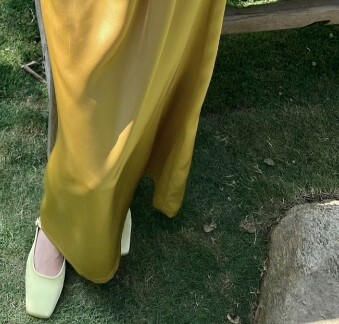 ロングスカート スカート フレンチ サテン プリーツ ドレープ スリムスカート ロング丈スカート ハイウエスト きれいめ おしゃれ ハイエンド ラグジュアリー 個性的 高級感 存在感 プリーツ レトロ