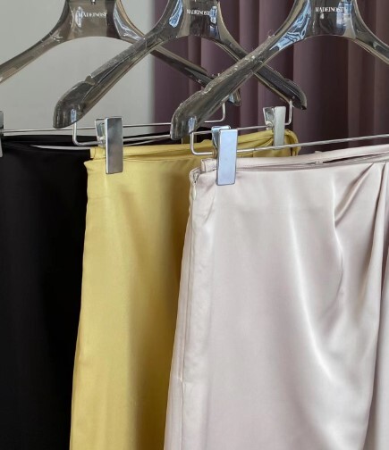 ロングスカート スカート フレンチ サテン プリーツ ドレープ スリムスカート ロング丈スカート ハイウエスト きれいめ おしゃれ ハイエンド ラグジュアリー 個性的 高級感 存在感 プリーツ レトロ