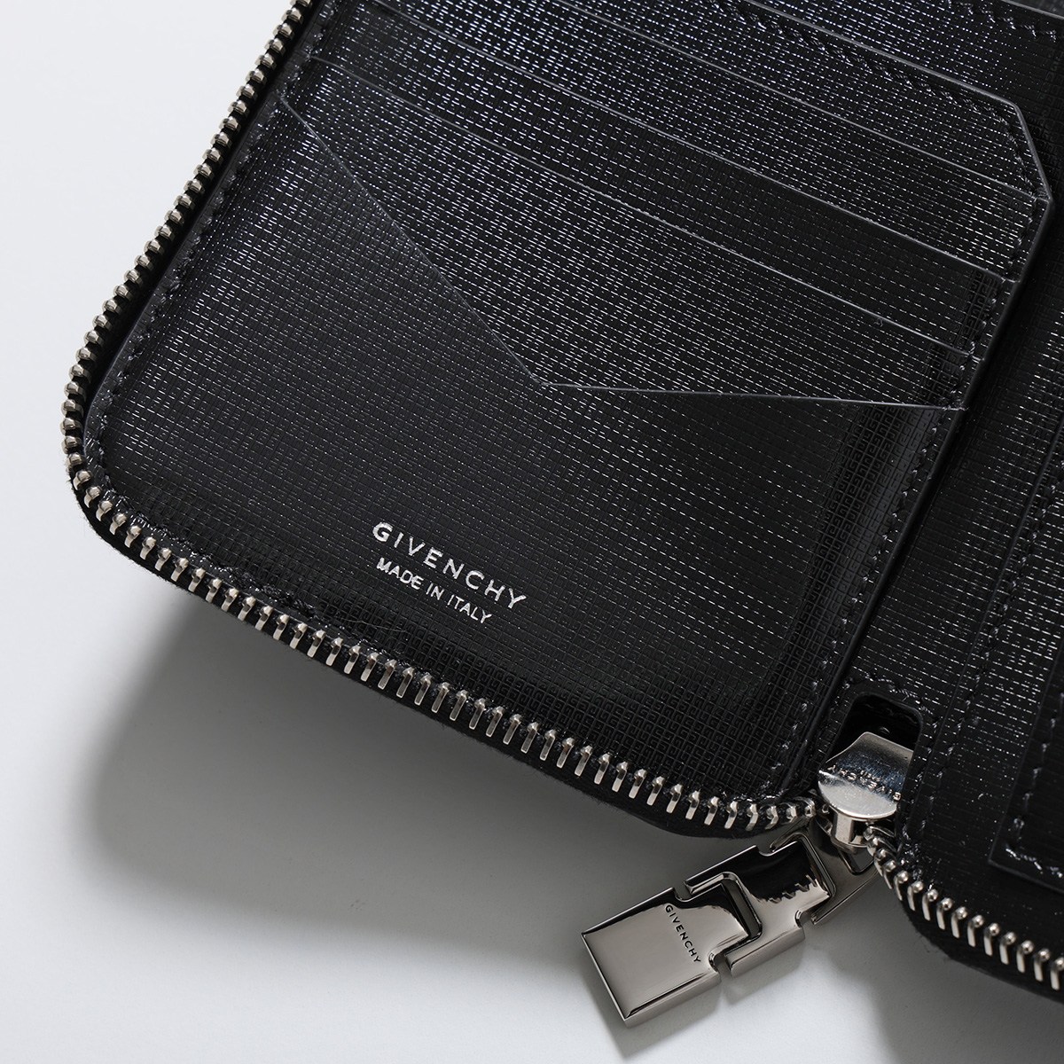 GIVENCHY ジバンシィ 二つ折り財布 COMPACT ZIPPED WALLET BK60F2 K1T4 メンズ レザー 4G ロゴ 小銭入れあり ミニ財布 001/BLACK GIVENCHY ジバンシィ 二つ折り財布 COMPACT ZIPPED WALLET BK60F2 K1T4 メンズ レザー 4G ロゴ 小銭入れあり ミニ財布 001/BLACK