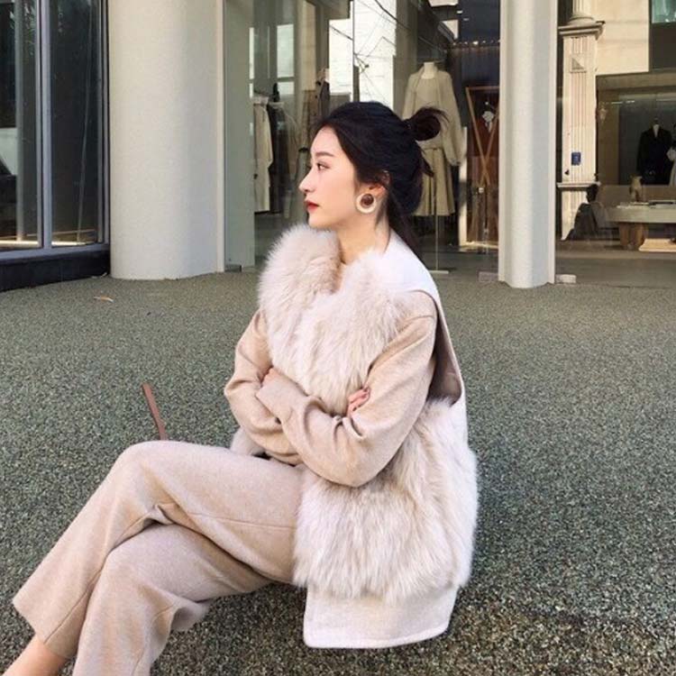 ベストファーベストショート丈クルーネックレディースフェイクファーベストジレもこもこふわふわボリューム感ファージャケットノーカラーノースリーブ韓国冬秋アウター羽織りミドル丈レイヤードコーデきれいめ大人可 ベストファーベストショート丈クルーネックレディースフェイクファーベストジレもこもこふわふわボリューム感ファージャケットノーカラーノースリーブ韓国冬秋アウター羽織りミドル丈レイヤードコーデきれいめ大人可