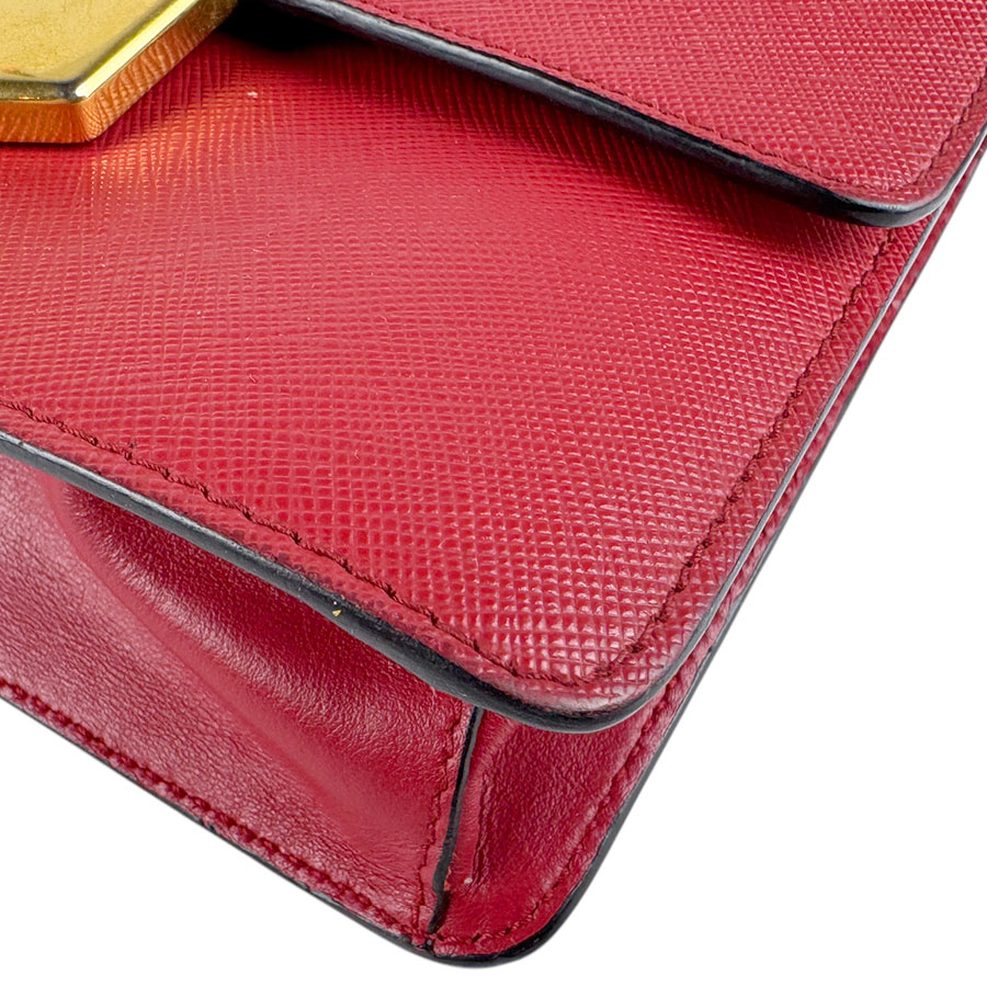 プラダ PRADA ショルダーバッグ レザー レッド ゴールド レディース z4666 プラダ PRADA ショルダーバッグ レザー レッド ゴールド レディース z4666