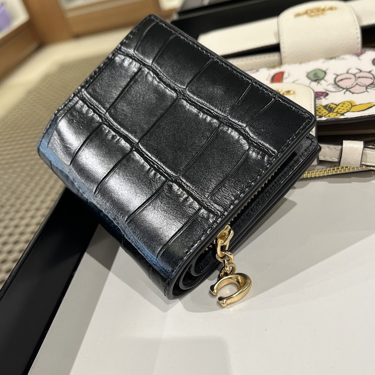 即発 アウトレット レディース 財布 レザー 折りたたみ財布 各種 C6092/C2862 即発 アウトレット レディース 財布 レザー 折りたたみ財布 各種 C6092/C2862