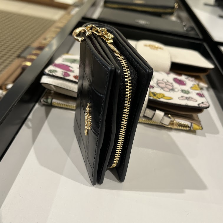 即発 アウトレット レディース 財布 レザー 折りたたみ財布 各種 C6092/C2862 即発 アウトレット レディース 財布 レザー 折りたたみ財布 各種 C6092/C2862