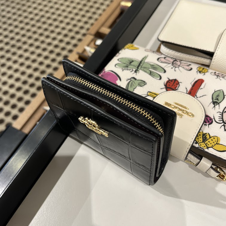 即発 アウトレット レディース 財布 レザー 折りたたみ財布 各種 C6092/C2862 即発 アウトレット レディース 財布 レザー 折りたたみ財布 各種 C6092/C2862