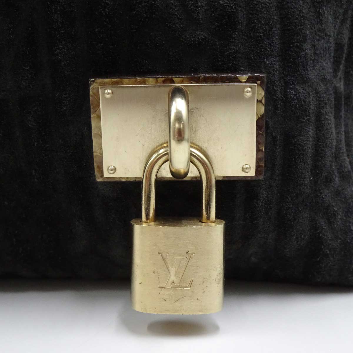 【中古】ルイ・ヴィトン ウィスパーGM ハンドバッグ スエード パイソン モノグラム ブラック系 M95811 Louis Vuitton
